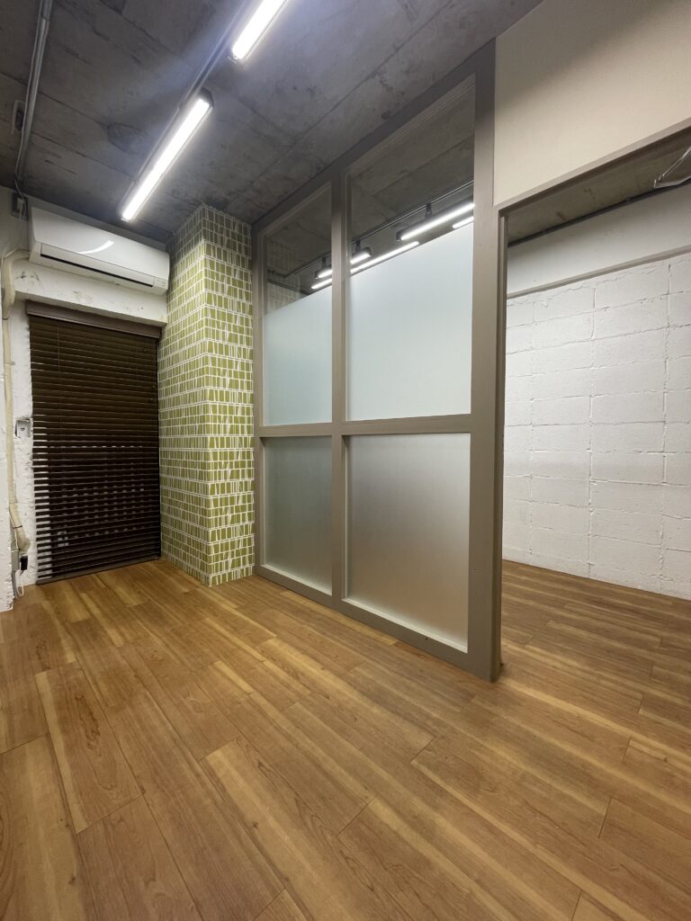【シェアオフィス 初台駅徒歩6分】デザイン性とコスパを両立した専用オフィス