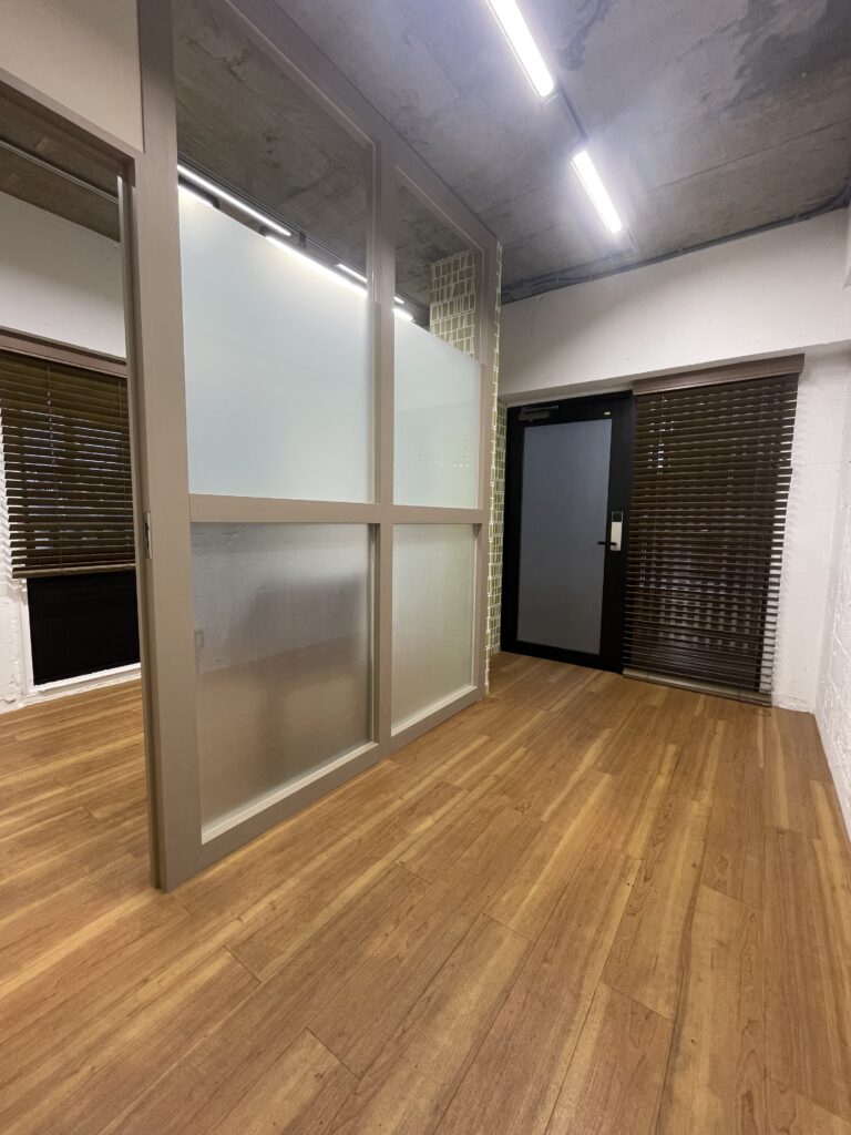 【シェアオフィス 初台駅徒歩6分】デザイン性とコスパを両立した専用オフィスの写真5