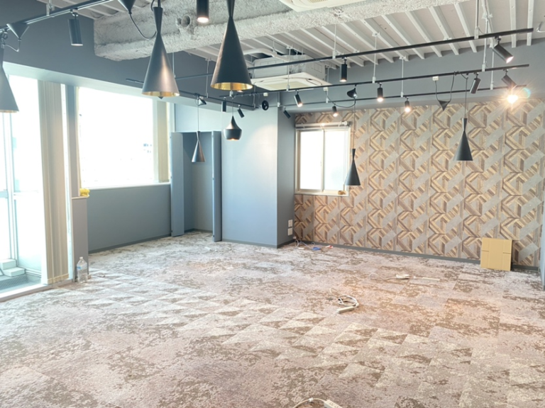 【セットアップ 新富町駅1分】2022年リニューアル済みの什器付きデザイナーズオフィス