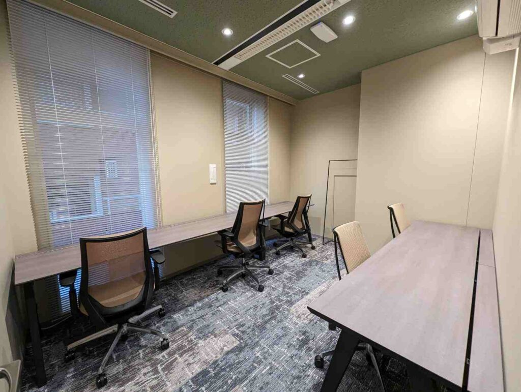 上質なオフィス家具＆共用ラウンジ利用可能なシェアオフィスの写真6