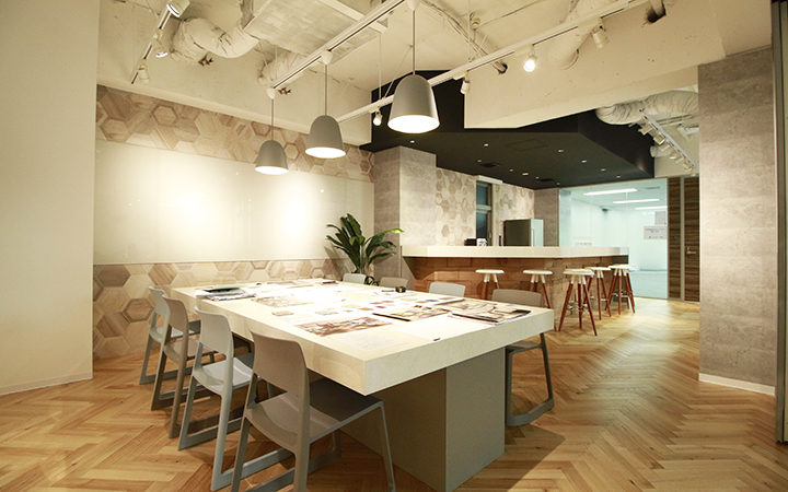 【セットアップ 神田駅5分】好立地と環境評価Sランクの高品質ビル！会議室付きのデザインオフィス