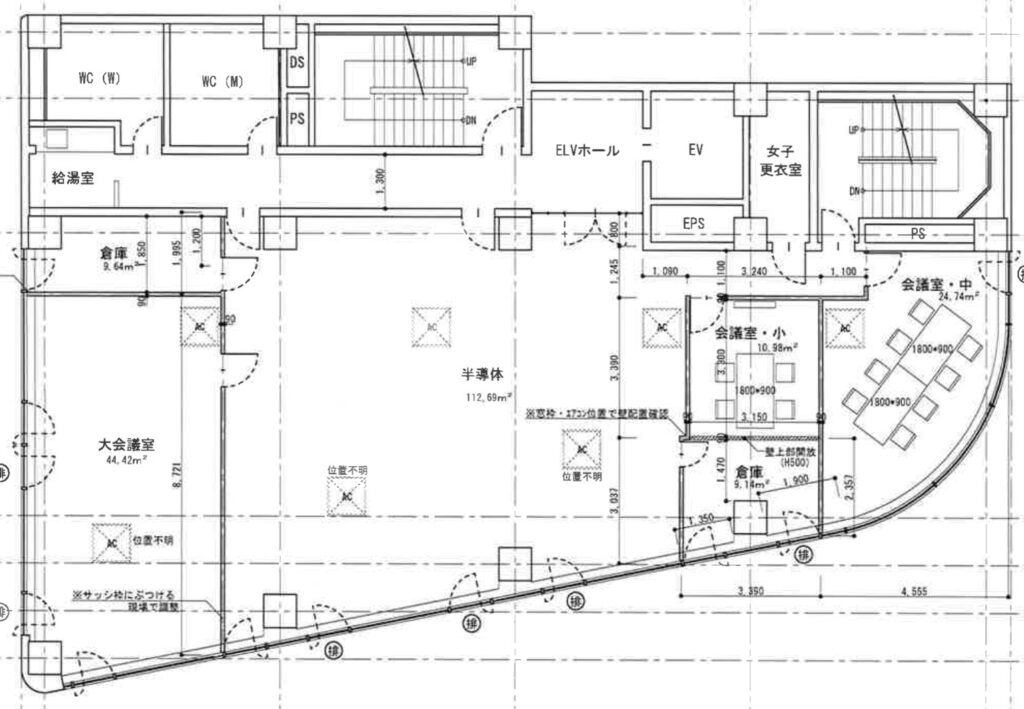 新橋駅徒歩3分！シンプルな内装付き居抜きオフィス！家具譲渡相談OKの写真2