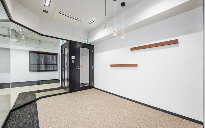 岩本町の採光抜群の小規模区画｜スタートアップに最適オフィスの写真3