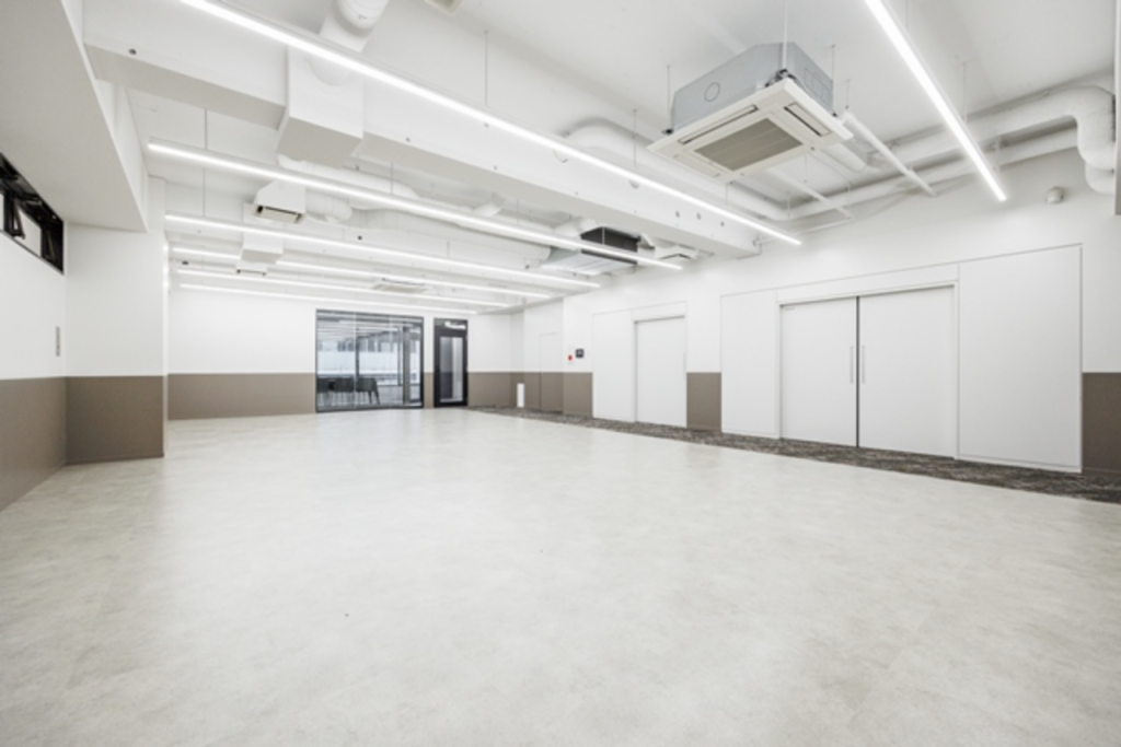 日本橋エリアの魅力を体現するモダンオフィス｜会議室・フォンブース付きの写真3