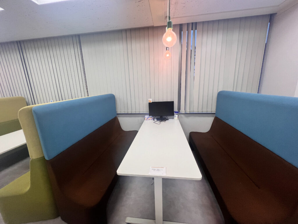 渋谷駅徒歩6分！会議室＆什器完備のオシャレな内装の居抜きオフィスの写真9