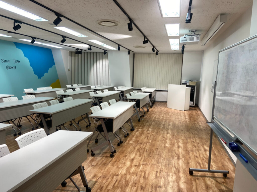 渋谷駅徒歩6分！会議室＆什器完備のオシャレな内装の居抜きオフィスの写真10