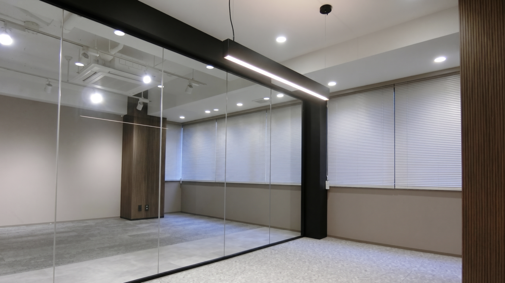 【セットアップ 御成門駅徒歩4分】会議室付き＆初期コスト削減なセットアップオフィスの写真3