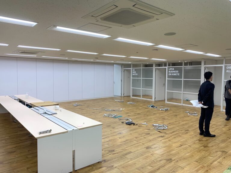 新宿駅から徒歩4分！約100坪の入居しやすい居抜きオフィスが登場！