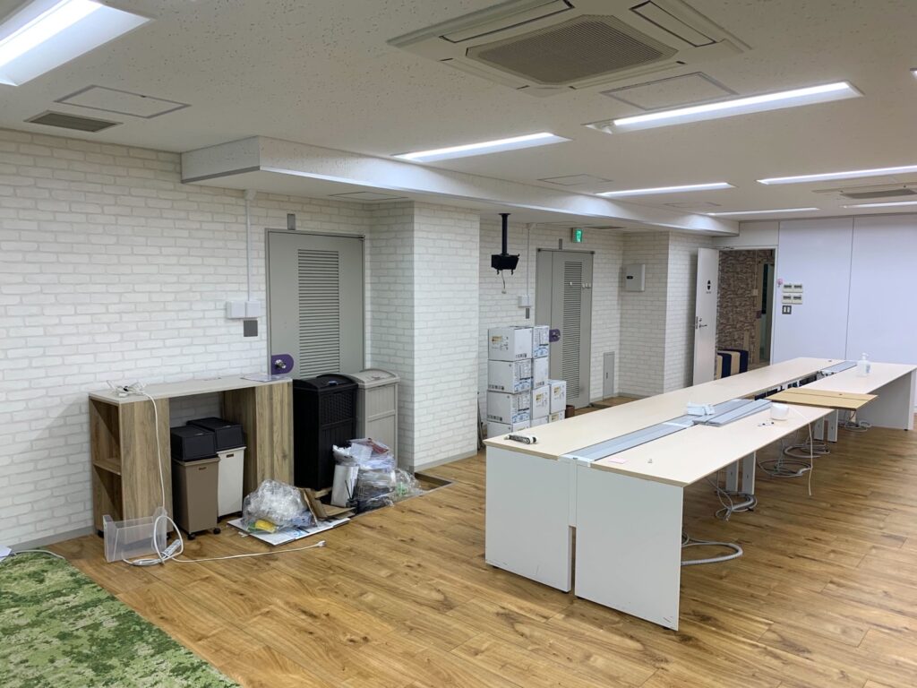 新宿駅から徒歩4分！約100坪の入居しやすい居抜きオフィスが登場！の写真13