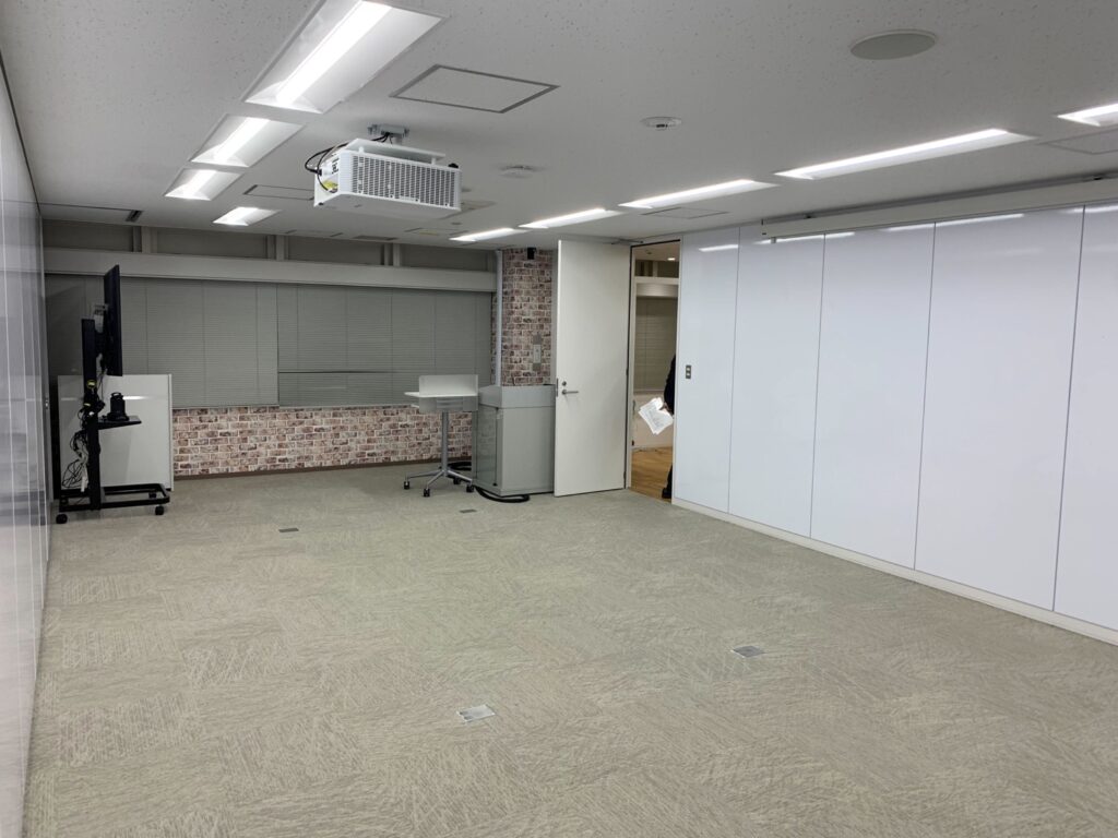 新宿駅から徒歩4分！約100坪の入居しやすい居抜きオフィスが登場！の写真8