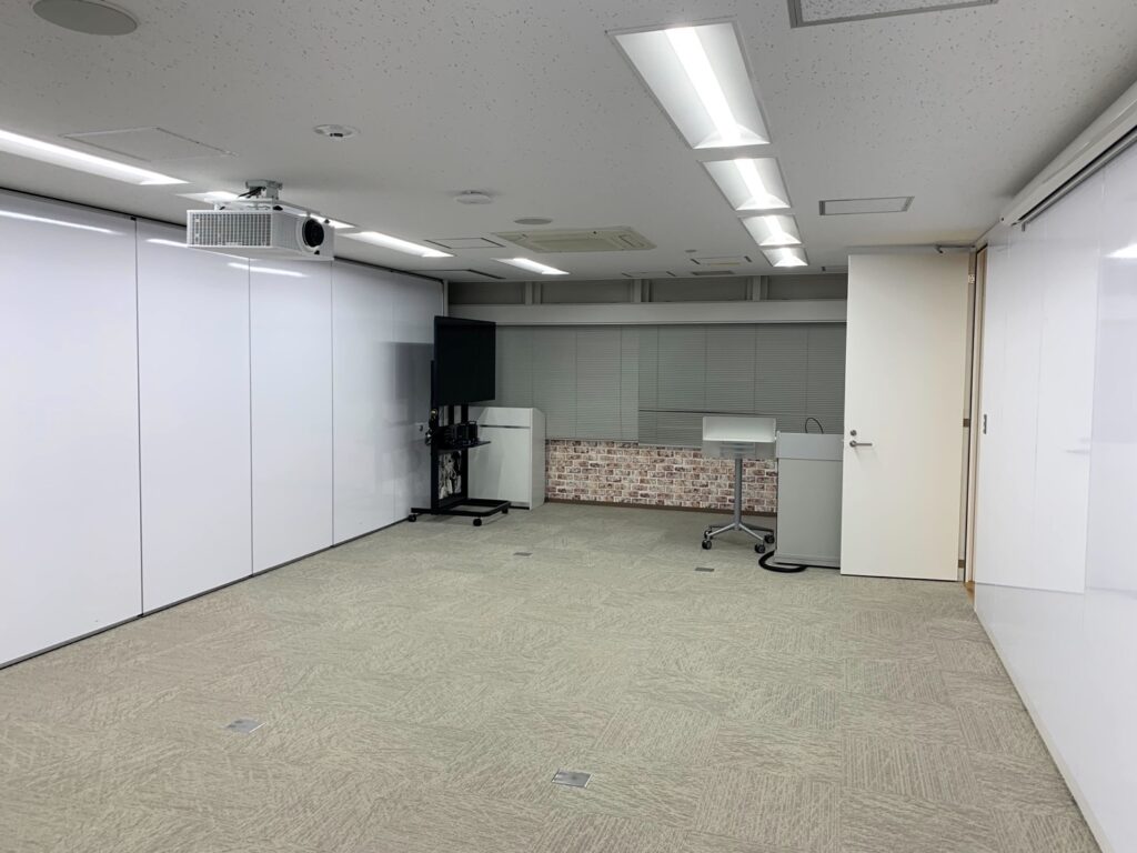 新宿駅から徒歩4分！約100坪の入居しやすい居抜きオフィスが登場！の写真9