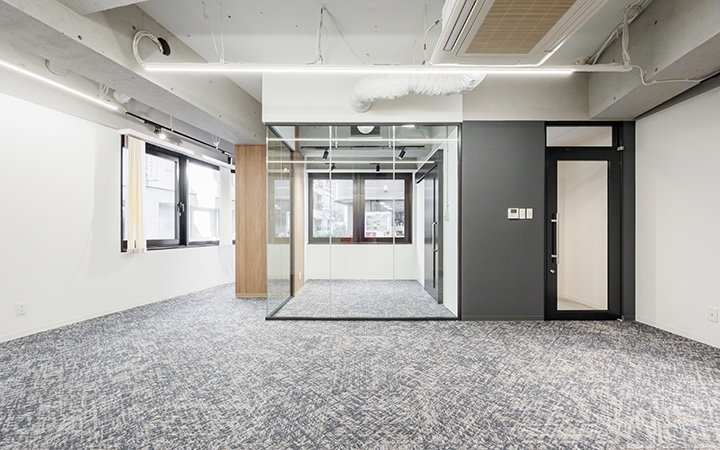 【セットアップ 本郷三丁目駅】天井高3mのコンパクトオフィス！