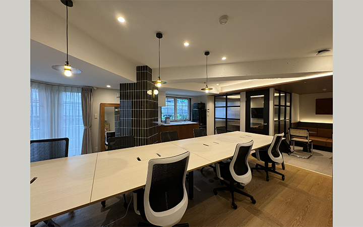 【セットアップ 神泉駅徒歩8分】落ち着いた環境と高い意匠性が魅力の家具付きオフィス