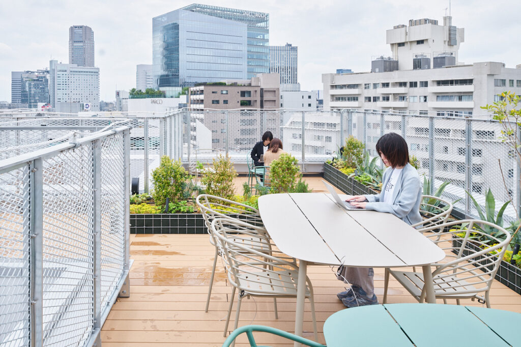 渋谷駅7分！全室什器付き・共用施設充実のサービスオフィスの写真3