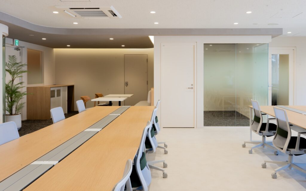 【セットアップ 新宿駅】駅徒歩1分の好立地！最上階プレミアムオフィスの写真6