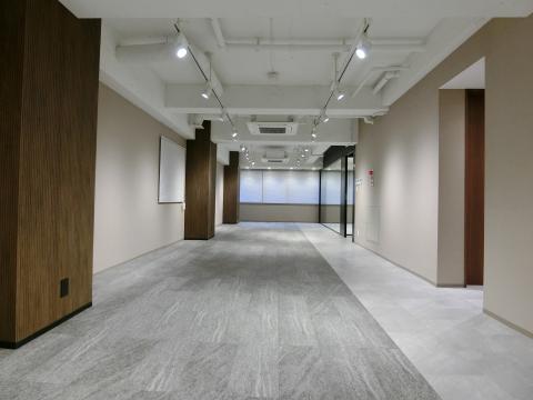 新橋駅近セットアップ！リニューアル済で受付会議室付即入居可