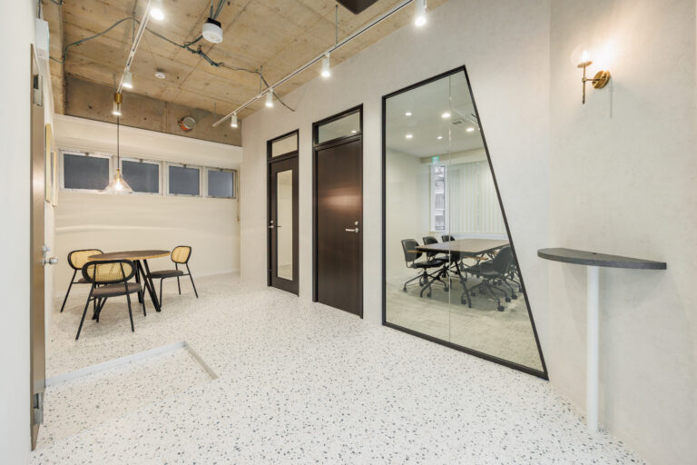 赤坂見附駅徒歩3分！即入居可の最新セットアップオフィス