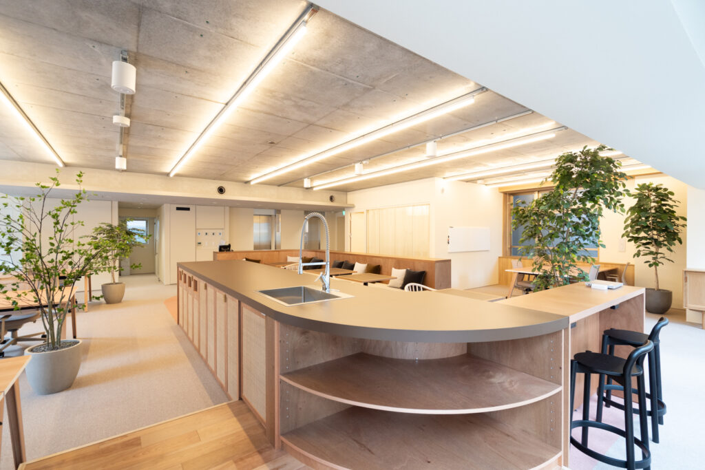 【フルセットアップ 御成門駅】新橋駅至近の環境認証オフィス！共用設備充実で即入居可の写真3