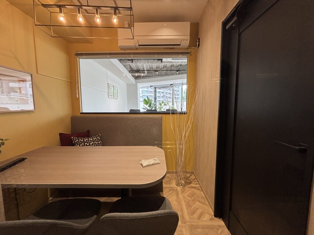 渋谷区！即入居可能な家具＆専用バルコニー付付きオフィスの写真6