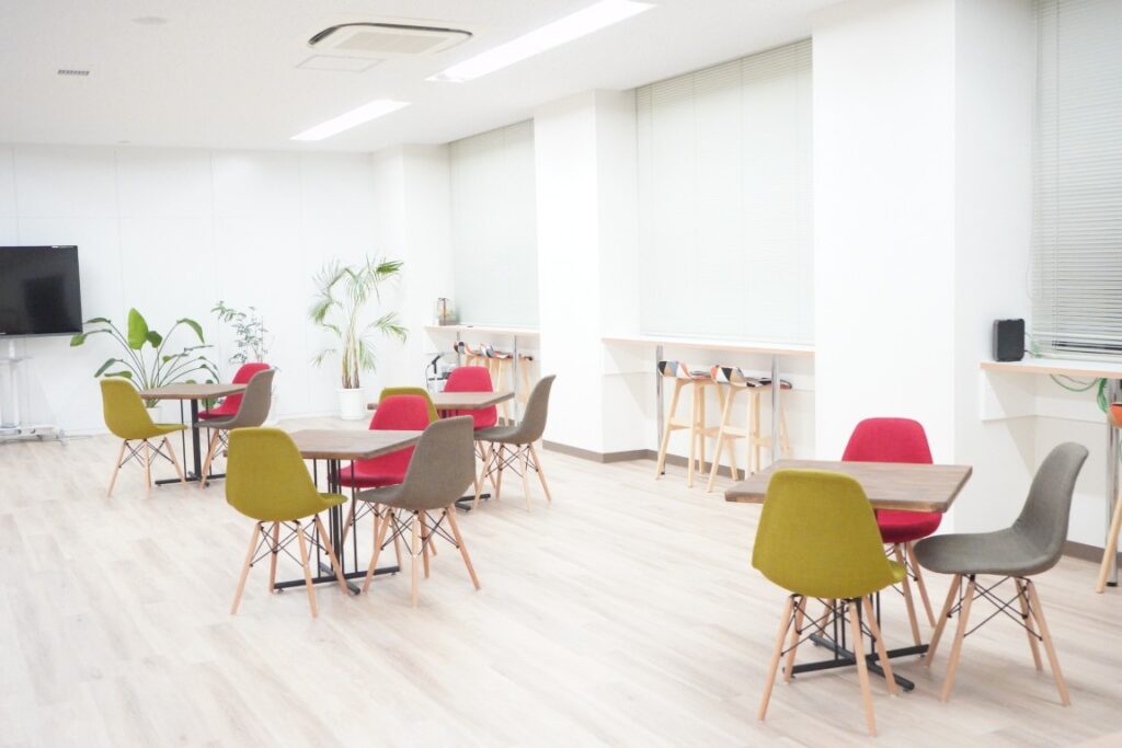 麹町駅4分の居抜きオフィス！会議室・家具付きスムーズな入居可の写真5