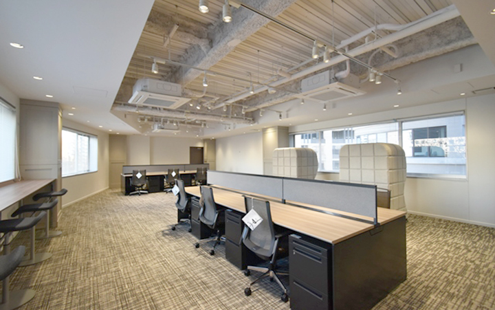 【セットアップ 築地駅徒歩4分】屋上テラスと高機能会議室を備えた開放感あふれるオフィス