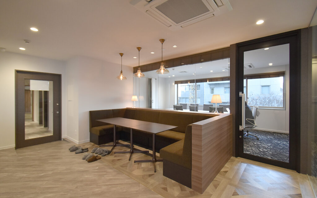 【セットアップ 築地駅徒歩4分】屋上テラスと高機能会議室を備えた開放感あふれるオフィスの写真5