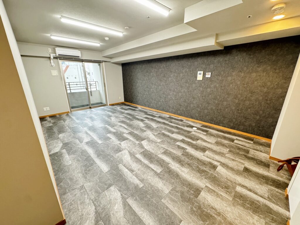 新橋駅徒歩3分！リノベーション済み什器付き【外国籍相談可】の写真3