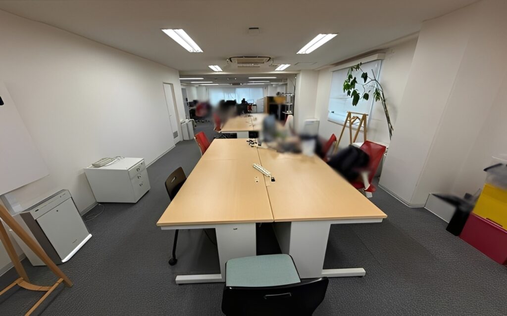 【九段下エリア居抜き】徒歩1分・会議室完備の機能的オフィスの写真3