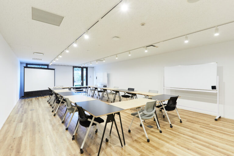 六本木一丁目駅徒歩4分！共用WEBブース利用可＆会議室2室付き