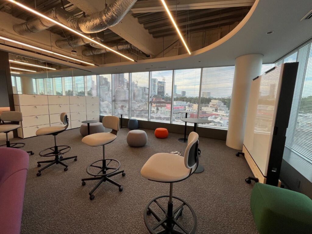 【居抜き 北参道駅徒歩4分】眺望良好・会議室2室完備のデザインオフィスの写真3