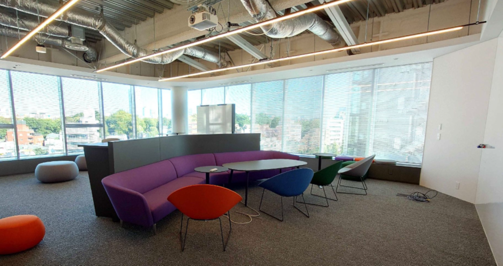 【居抜き 北参道駅徒歩4分】眺望良好・会議室2室完備のデザインオフィスの写真5