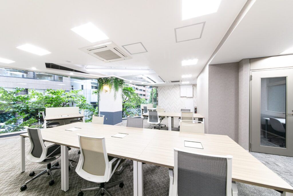 恵比寿徒歩9分！原状回復不要！会議室・家具付きセットアップの写真1