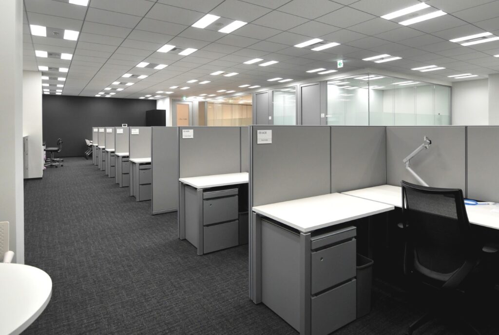 大門駅徒歩2分！会議室2室＆仕切りがしっかりした執務席完備の写真3