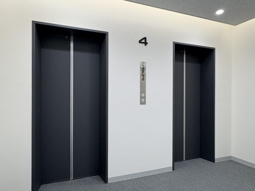 内幸町徒歩5分！視認性高い大通り沿い専用ラウンジ付きオフィスの写真7