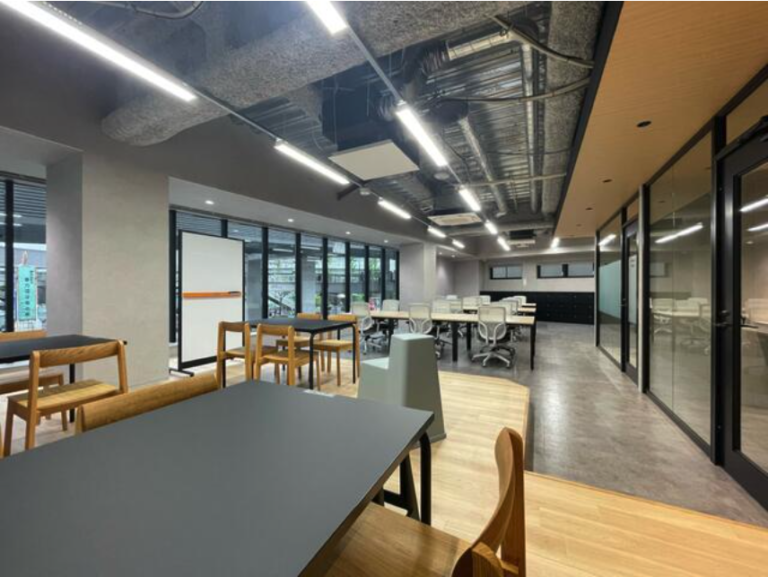 六本木一丁目駅3分&敷金ゼロ相談可!高天井の開放的セットアップ