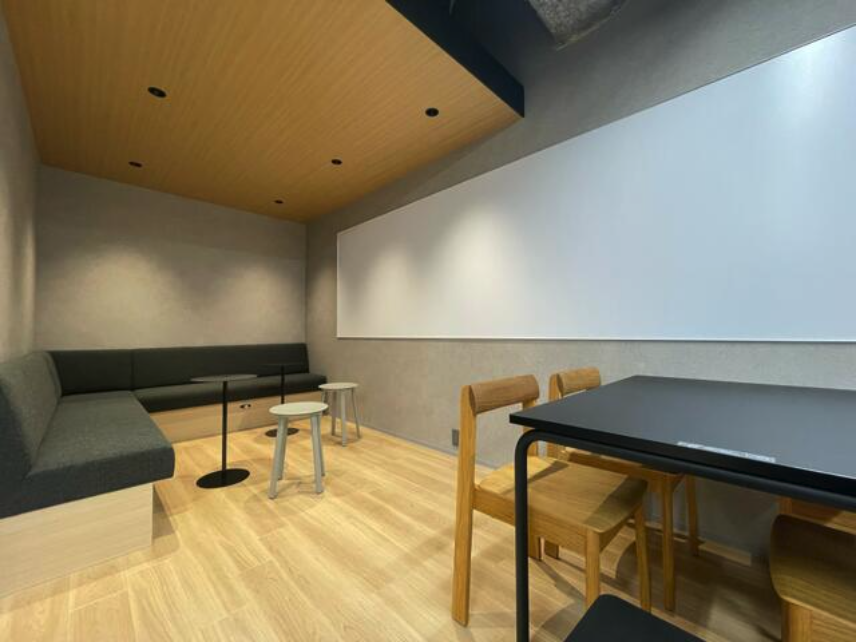 六本木一丁目駅3分&敷金ゼロ相談可!高天井の開放的セットアップの写真4