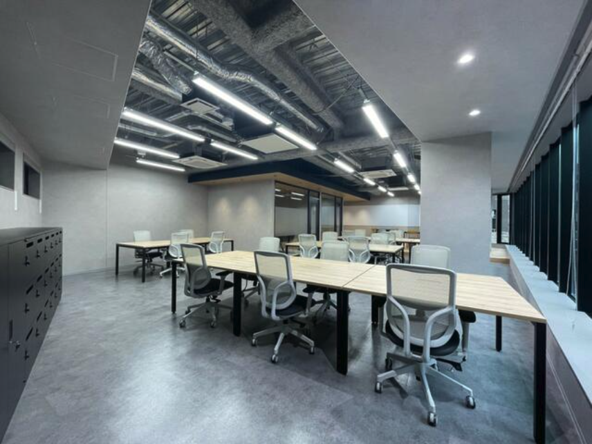 六本木一丁目駅3分&敷金ゼロ相談可!高天井の開放的セットアップの写真5