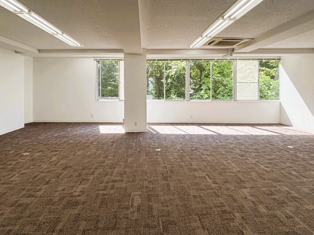 【居抜き 田町駅】貸し会議室完備、コンシェルジュ常駐オフィスの写真1