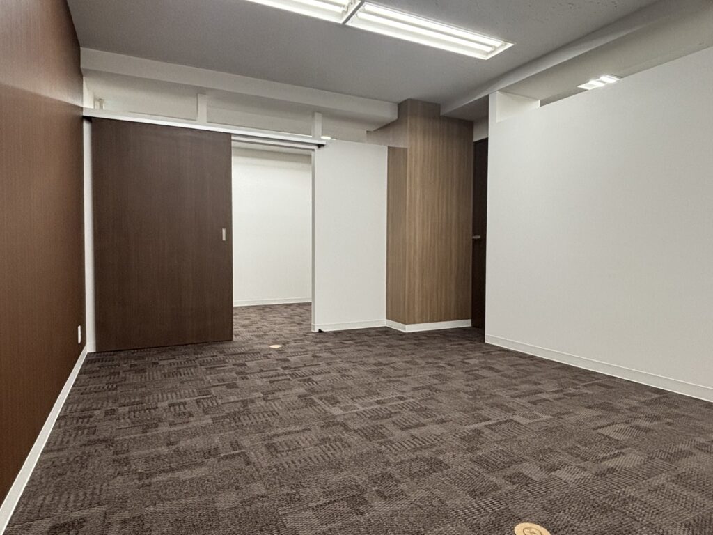 【居抜き 田町駅】貸し会議室完備、コンシェルジュ常駐オフィスの写真6