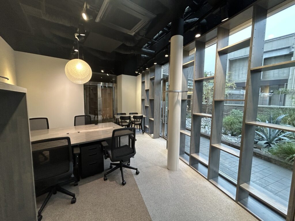 【セットアップ 表参道駅徒歩3分】テラス付×即入居可オフィスの写真1