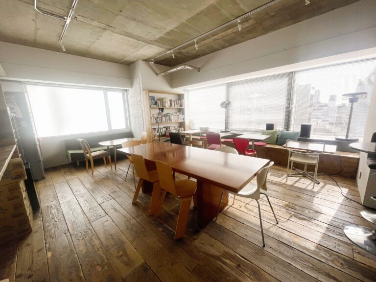 【居抜き 表参道駅徒歩6分】南青山エリアの会議室完備オフィス