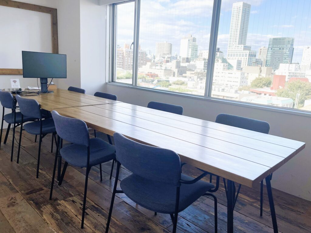 【居抜き 表参道駅徒歩6分】南青山エリアの会議室完備オフィスの写真3