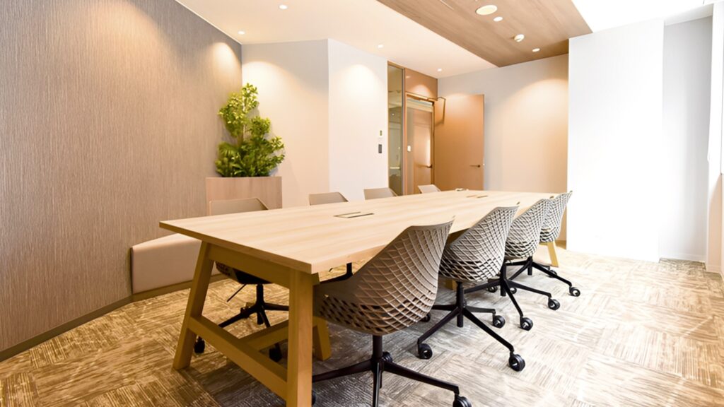 【セットアップ 明治神宮前駅5分】敷金0&会議室3室完備オフィスの写真3