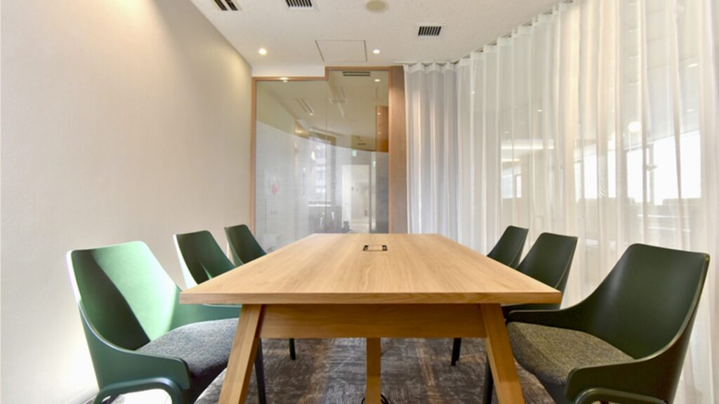 【セットアップ 明治神宮前駅5分】敷金0&会議室3室完備オフィスの写真4