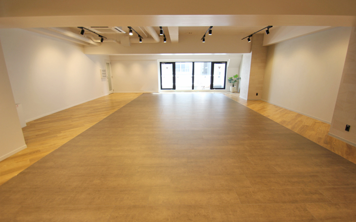 【セットアップ 新宿駅徒歩圏内】会議室完備のメゾネットオフィス