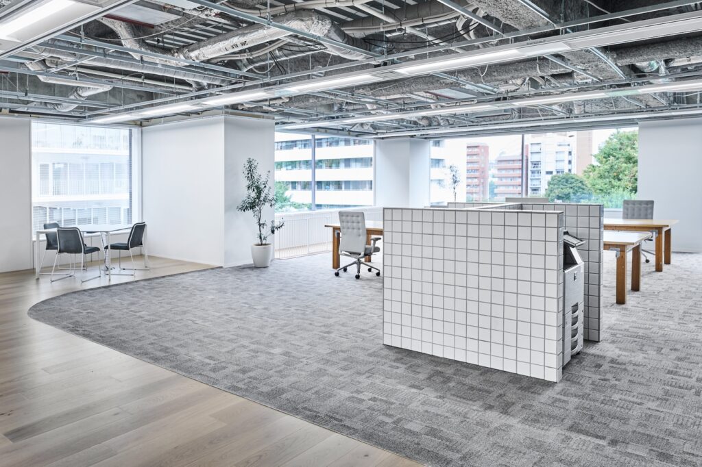 【居抜き 広尾駅徒歩8分】モダンデザイン・会議室完備オフィスの写真3