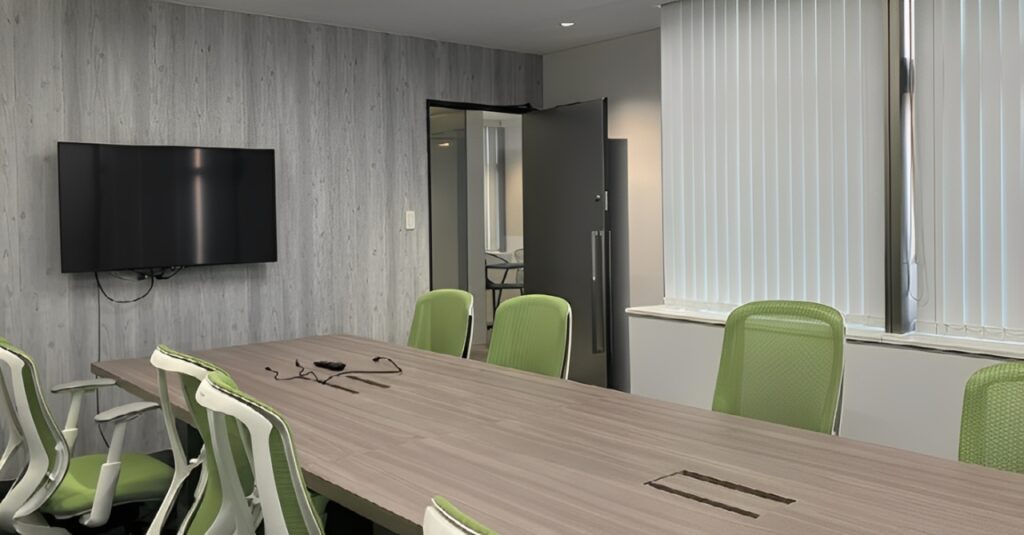 【居抜き 恵比寿駅徒歩6分】会議室3室・受付設置済みオフィスの写真1