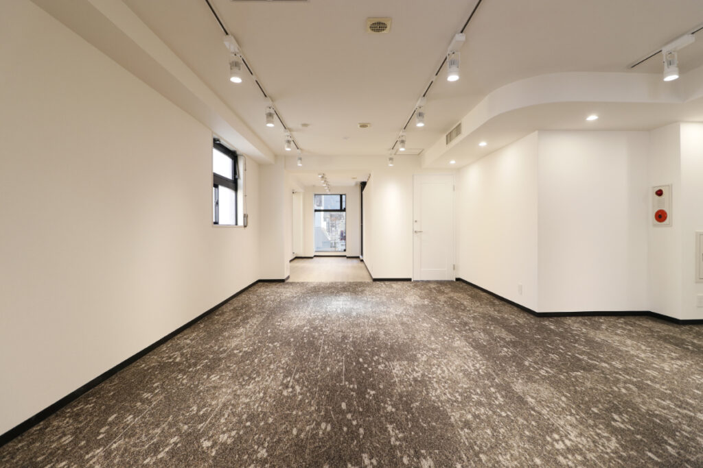 【セットアップ 新橋駅徒歩3分】敷金礼金ゼロ・会議室、バルコニー付の写真5