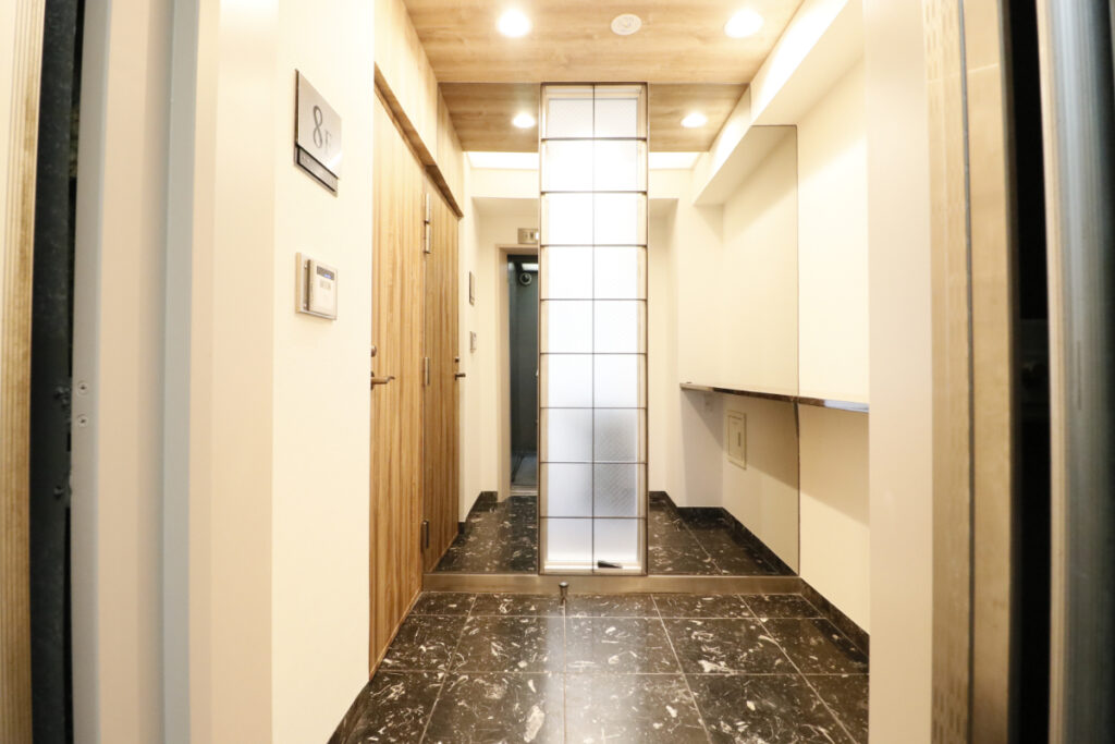 【セットアップ 新橋駅徒歩3分】敷金礼金ゼロ・会議室、バルコニー付の写真6