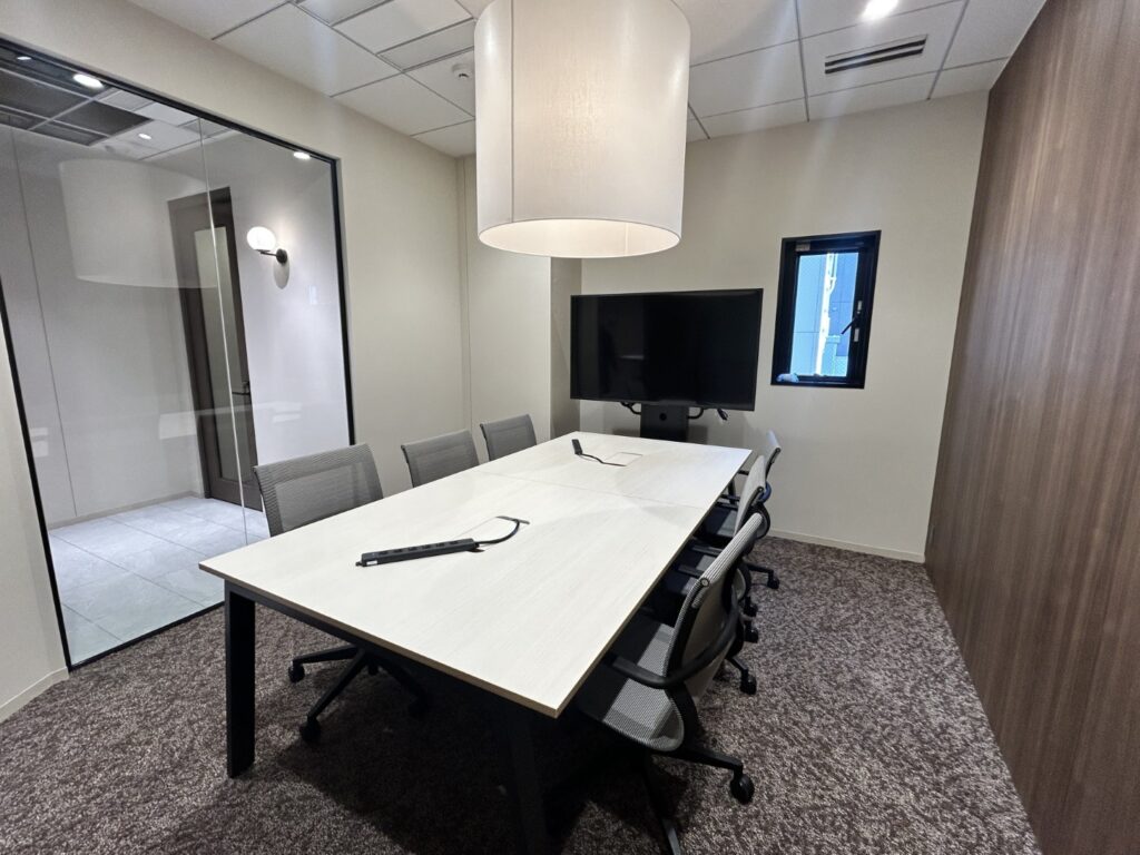 【セットアップ 麹町駅徒歩3分】会議室・フォンブース付きオフィスの写真4